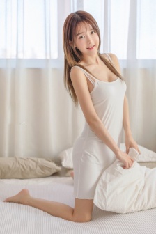 《年轻女教师》在线观看